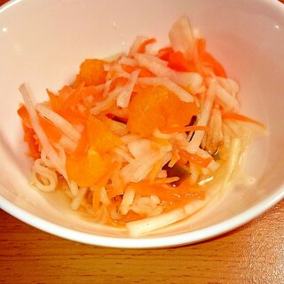 お子様も食べられます☆甘めの紅白なます